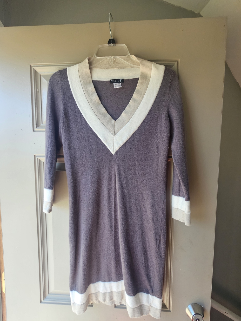 VENUS Brown Knit V-Neck Dress with Cream Trim SMALL